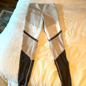 Worn once alo leggings